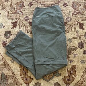 Columbia women’s pants zip into shorts 16 short in green